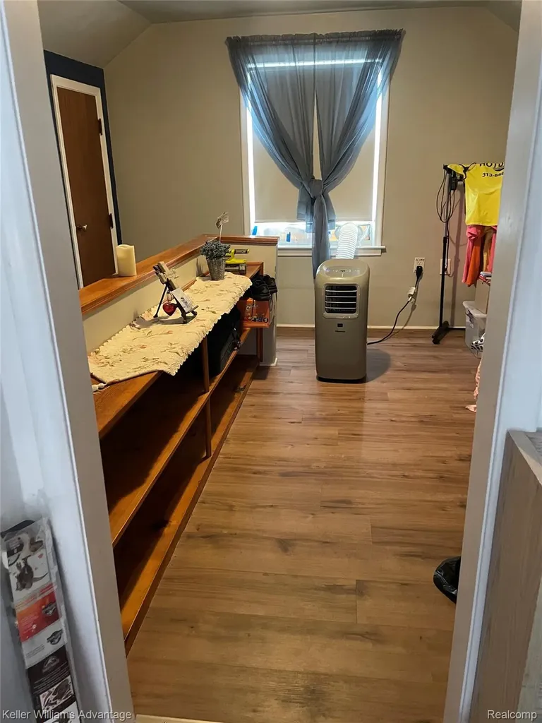 10061 Colwell Avenue Allen Park City MI 48101