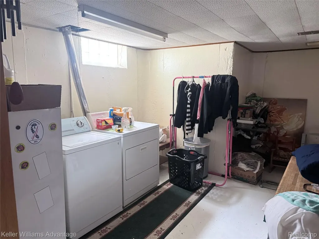 10061 Colwell Avenue Allen Park City MI 48101