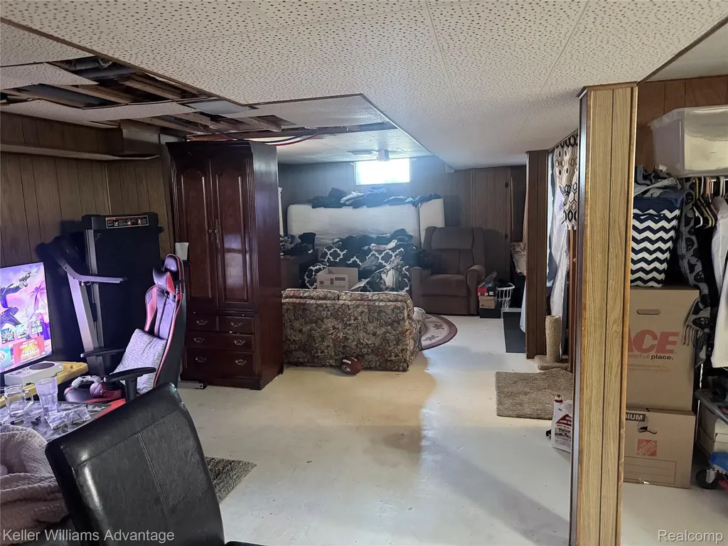 10061 Colwell Avenue Allen Park City MI 48101