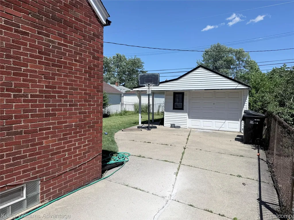 10061 Colwell Avenue Allen Park City MI 48101