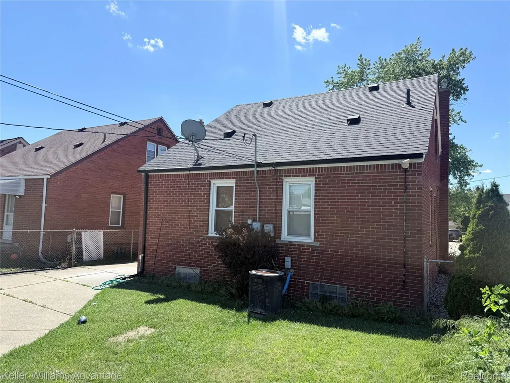 10061 Colwell Avenue Allen Park City MI 48101