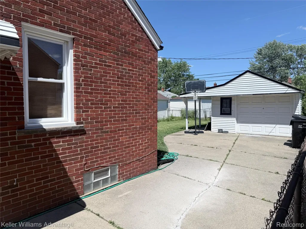 10061 Colwell Avenue Allen Park City MI 48101