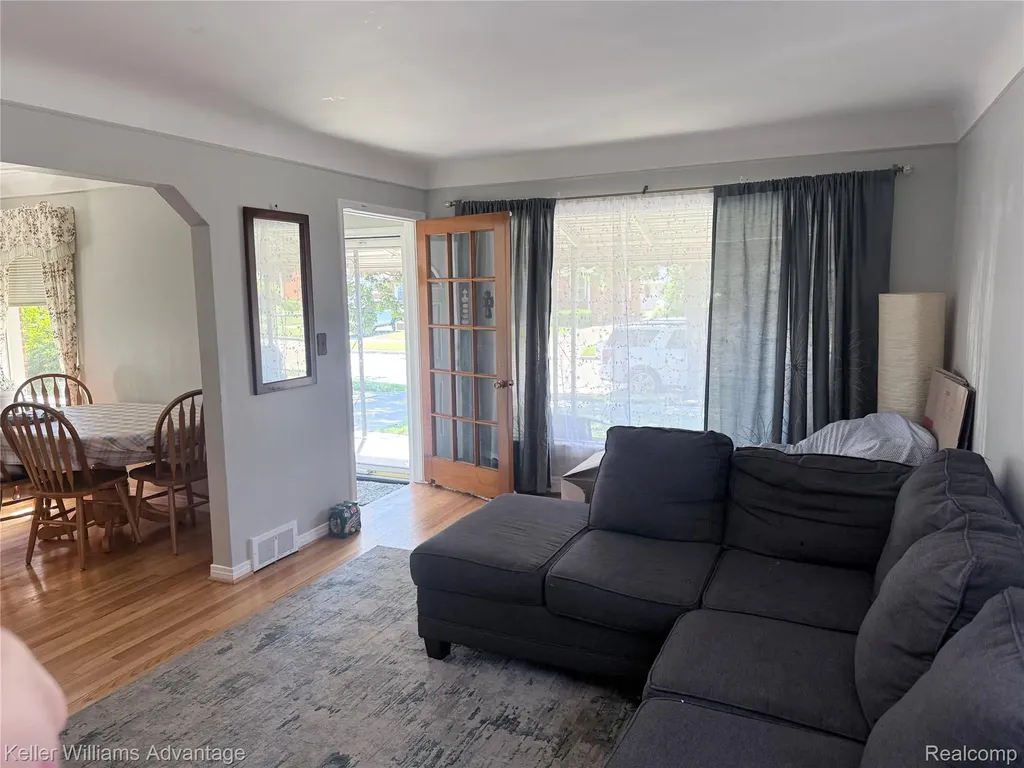 10061 Colwell Avenue Allen Park City MI 48101