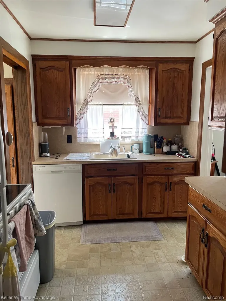 10061 Colwell Avenue Allen Park City MI 48101