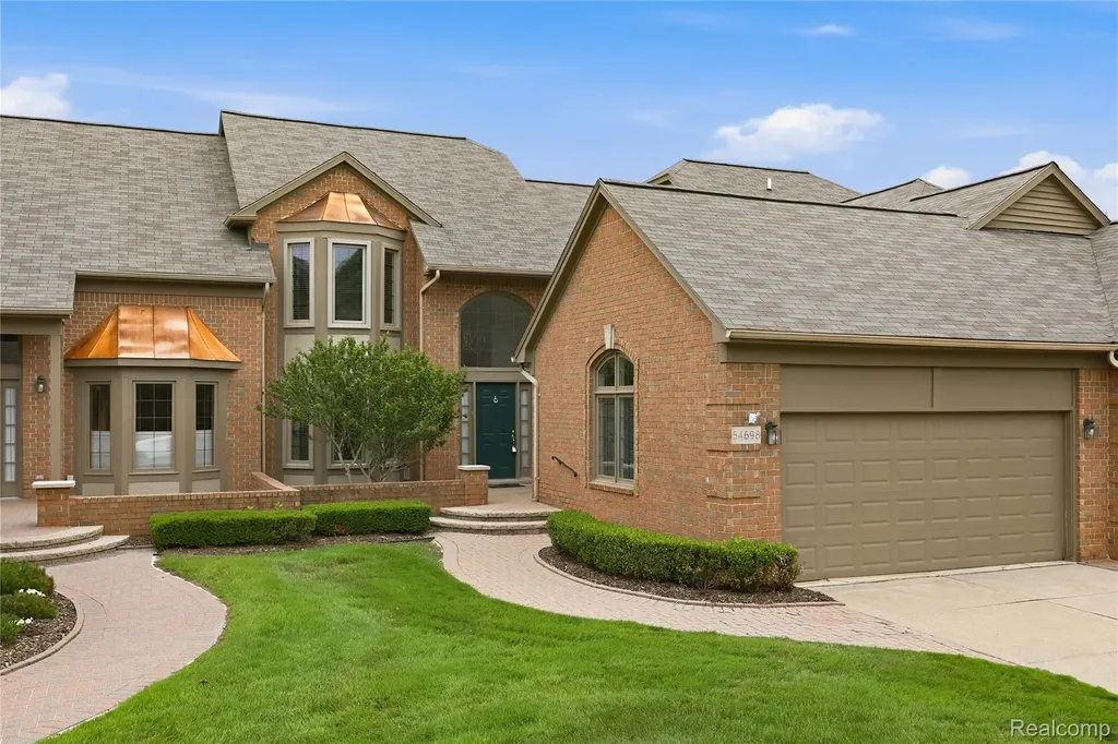 54698 Bellingham Drive Shelby Charter Township MI 48316