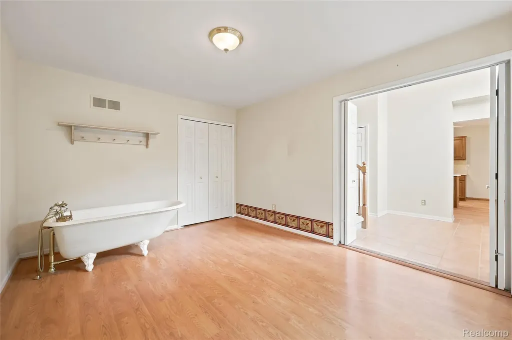 54698 Bellingham Drive Shelby Charter Township MI 48316