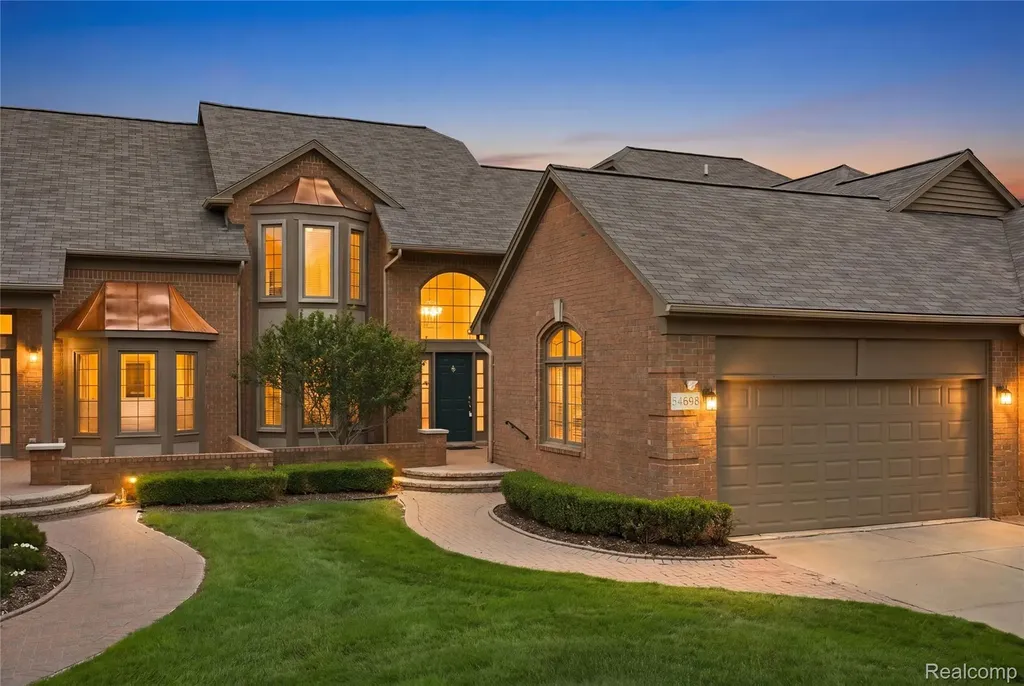 54698 Bellingham Drive Shelby Charter Township MI 48316
