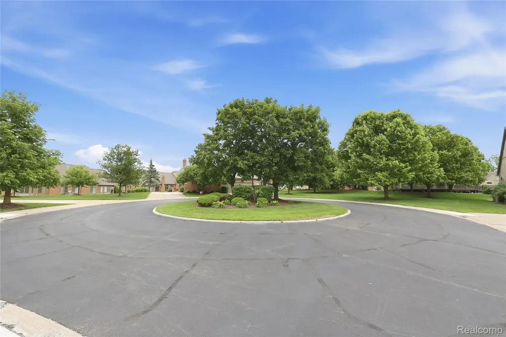 54698 Bellingham Drive Shelby Charter Township MI 48316