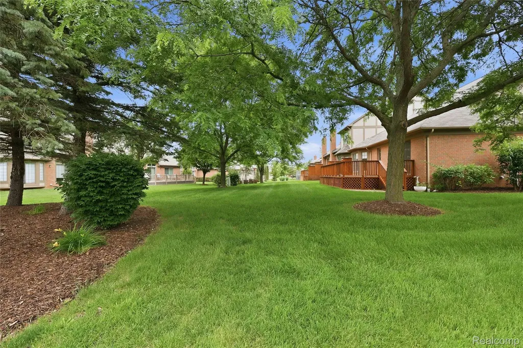 54698 Bellingham Drive Shelby Charter Township MI 48316