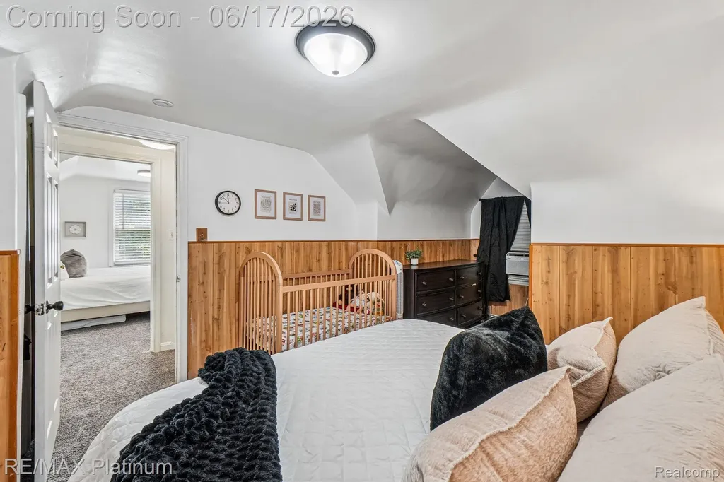 18440 Floral Street Livonia City MI 48152