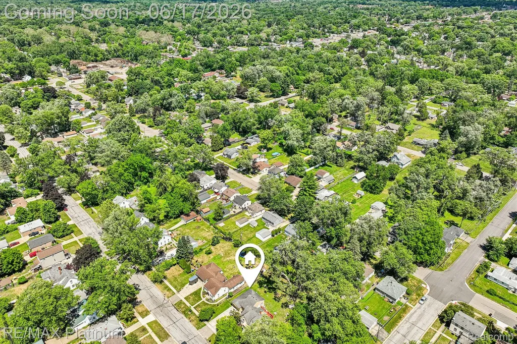 18440 Floral Street Livonia City MI 48152