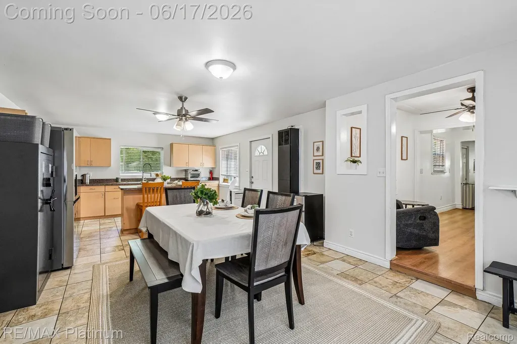 18440 Floral Street Livonia City MI 48152