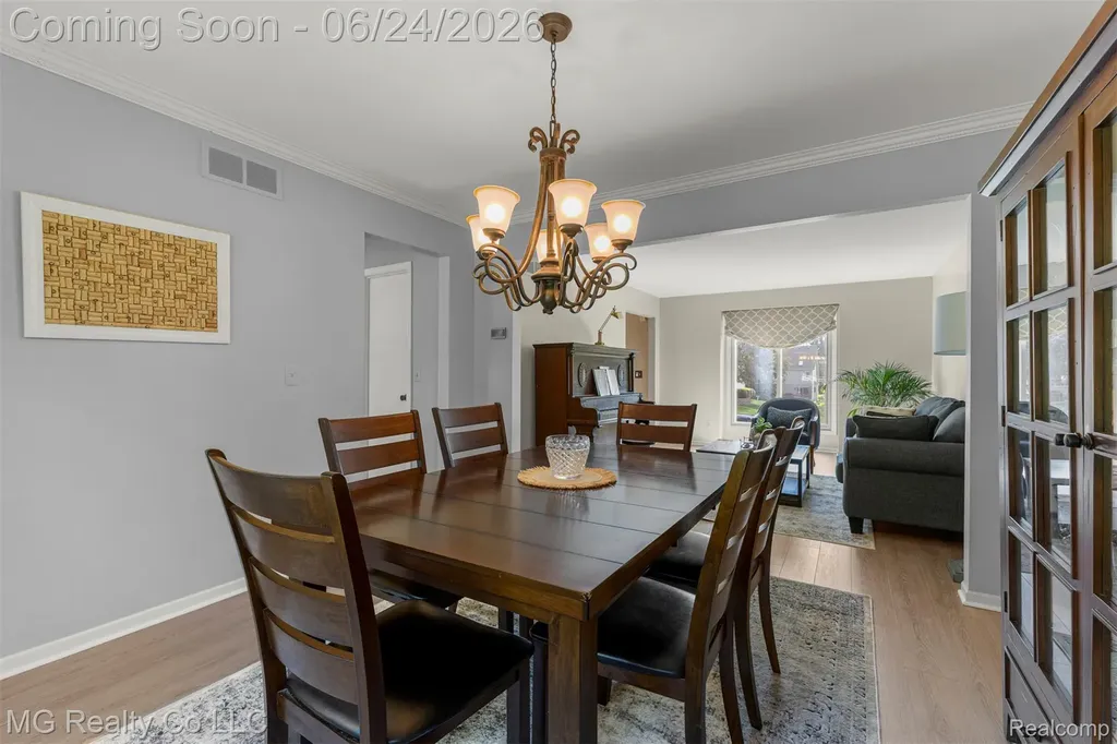 25499 Hunt Club Boulevard Farmington Hills City MI 48335