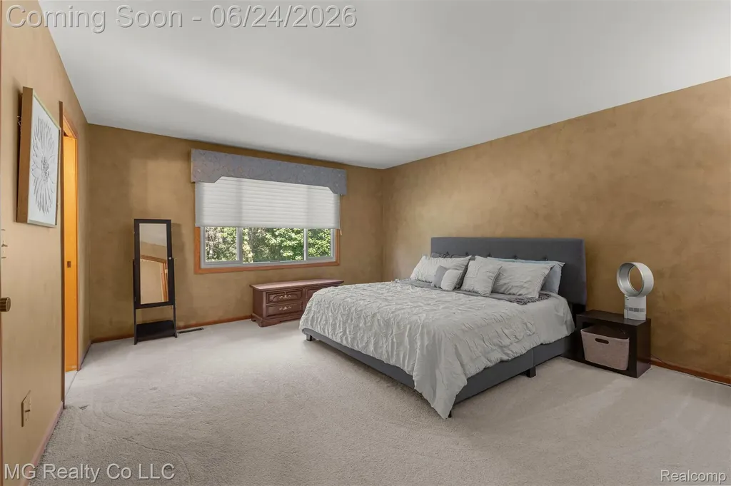 25499 Hunt Club Boulevard Farmington Hills City MI 48335