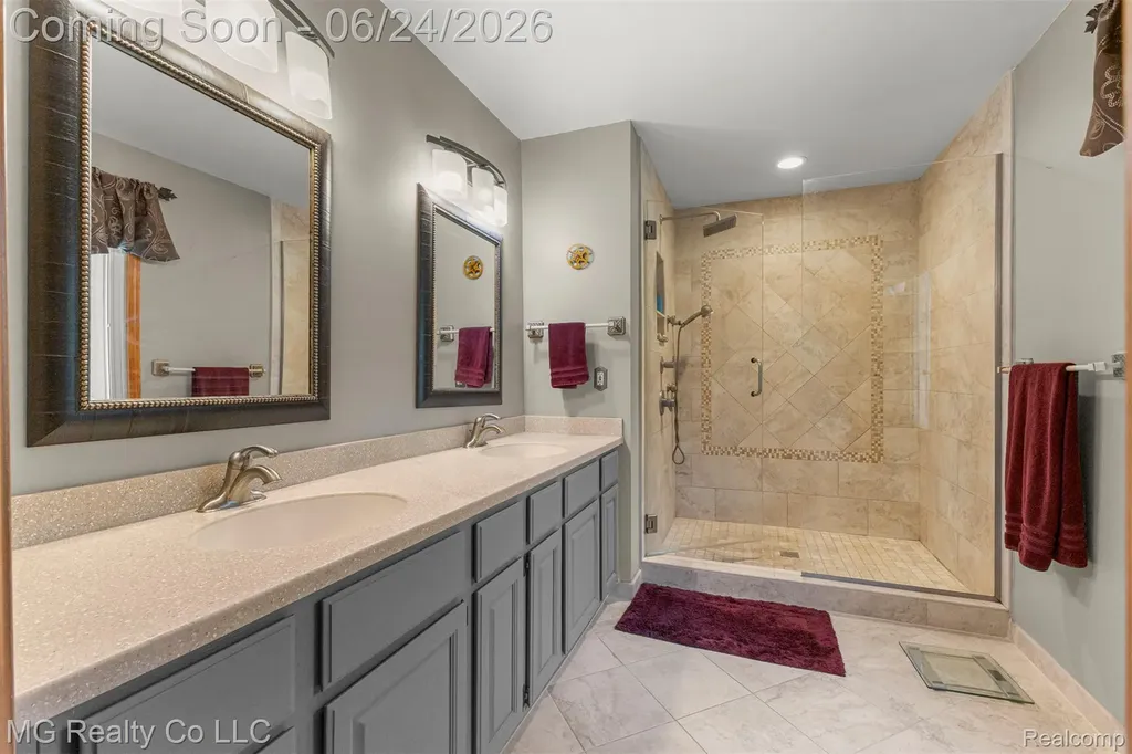 25499 Hunt Club Boulevard Farmington Hills City MI 48335