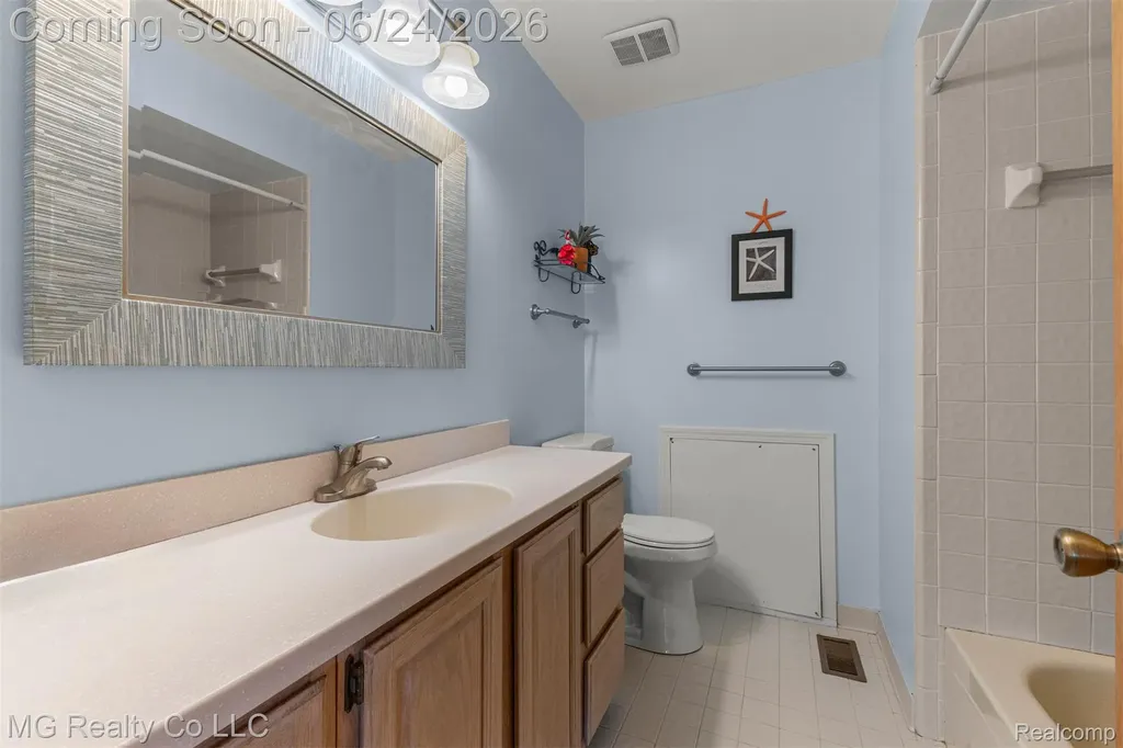 25499 Hunt Club Boulevard Farmington Hills City MI 48335
