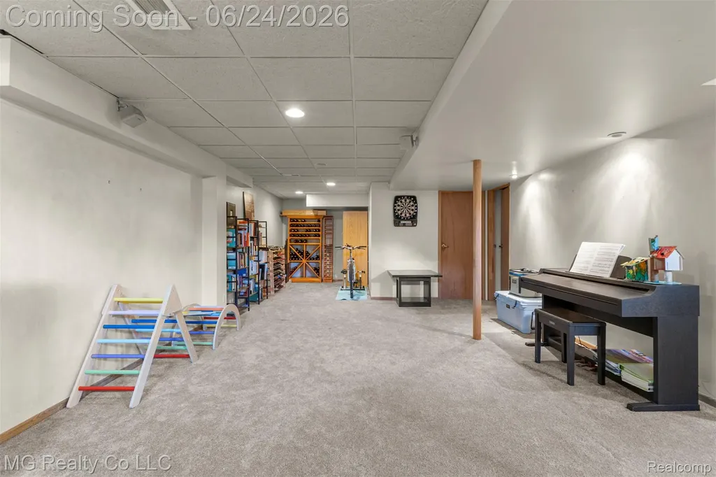 25499 Hunt Club Boulevard Farmington Hills City MI 48335
