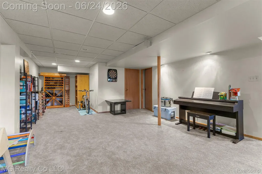 25499 Hunt Club Boulevard Farmington Hills City MI 48335