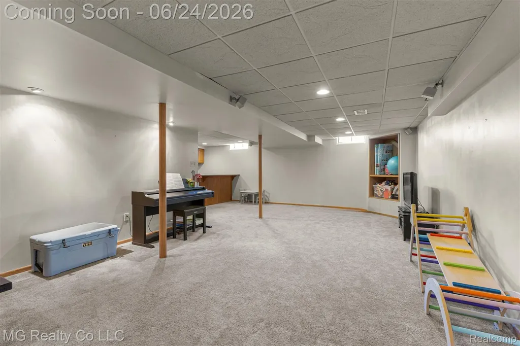 25499 Hunt Club Boulevard Farmington Hills City MI 48335