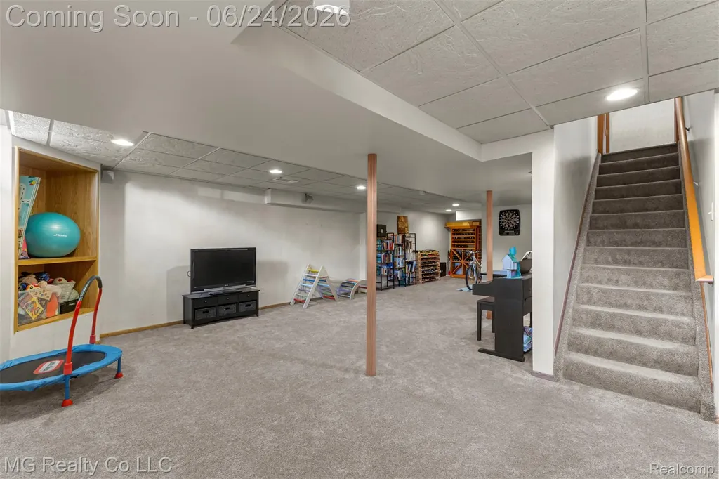 25499 Hunt Club Boulevard Farmington Hills City MI 48335