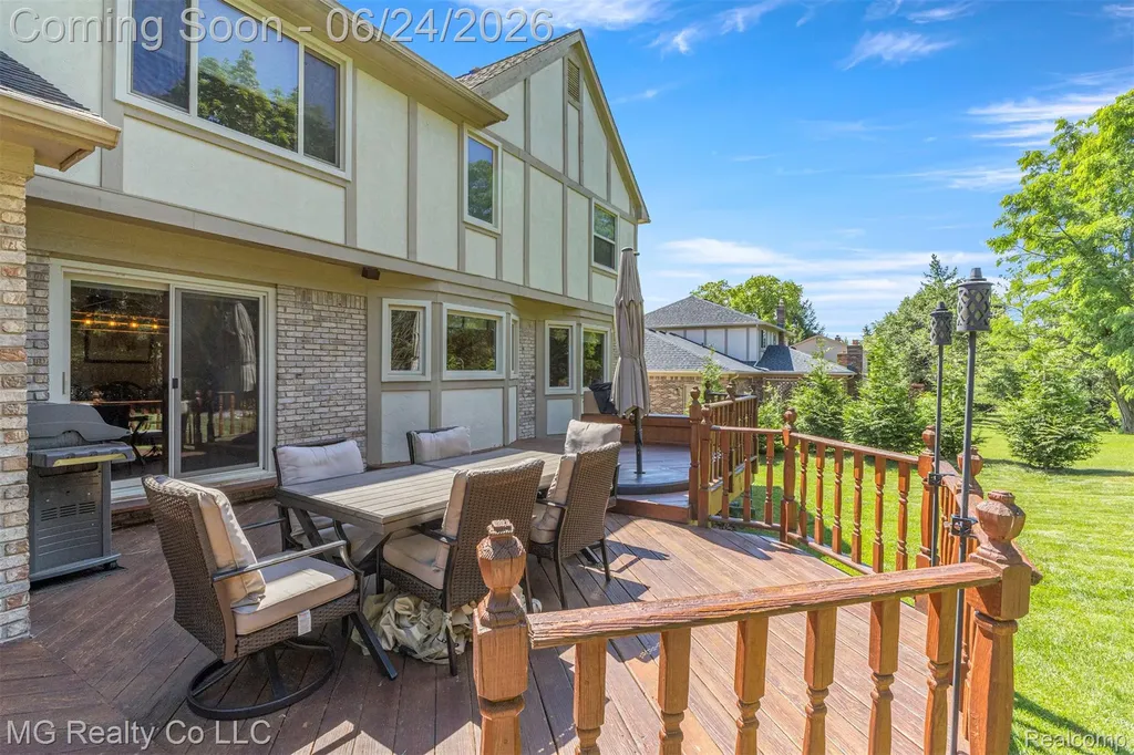 25499 Hunt Club Boulevard Farmington Hills City MI 48335