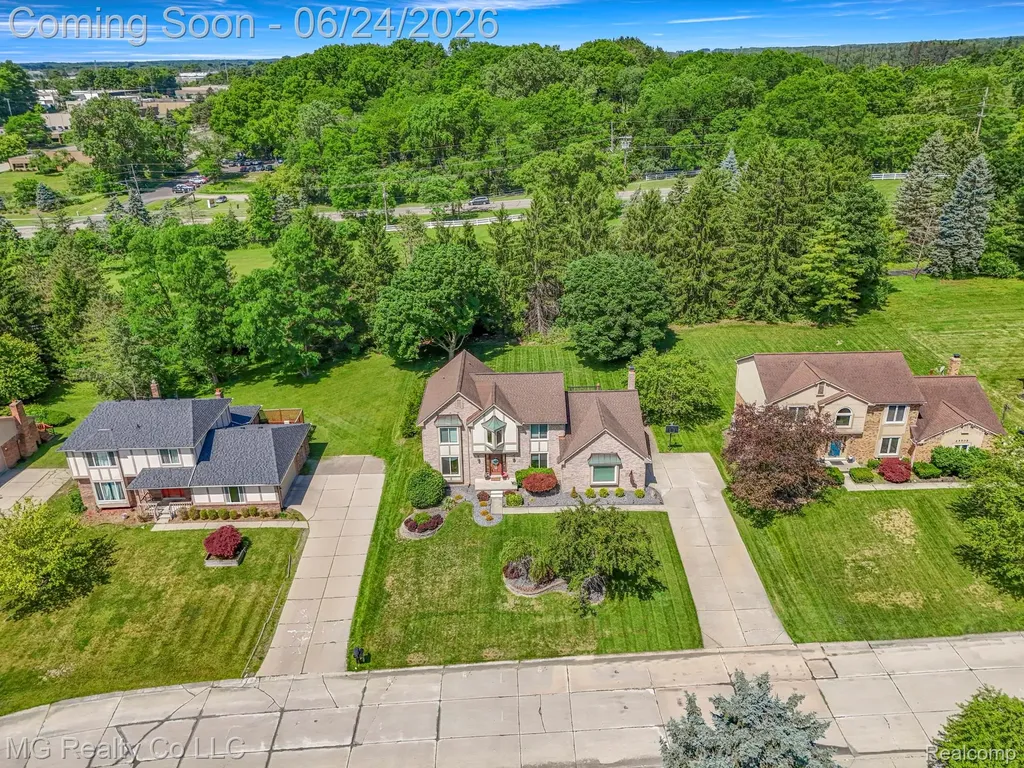 25499 Hunt Club Boulevard Farmington Hills City MI 48335