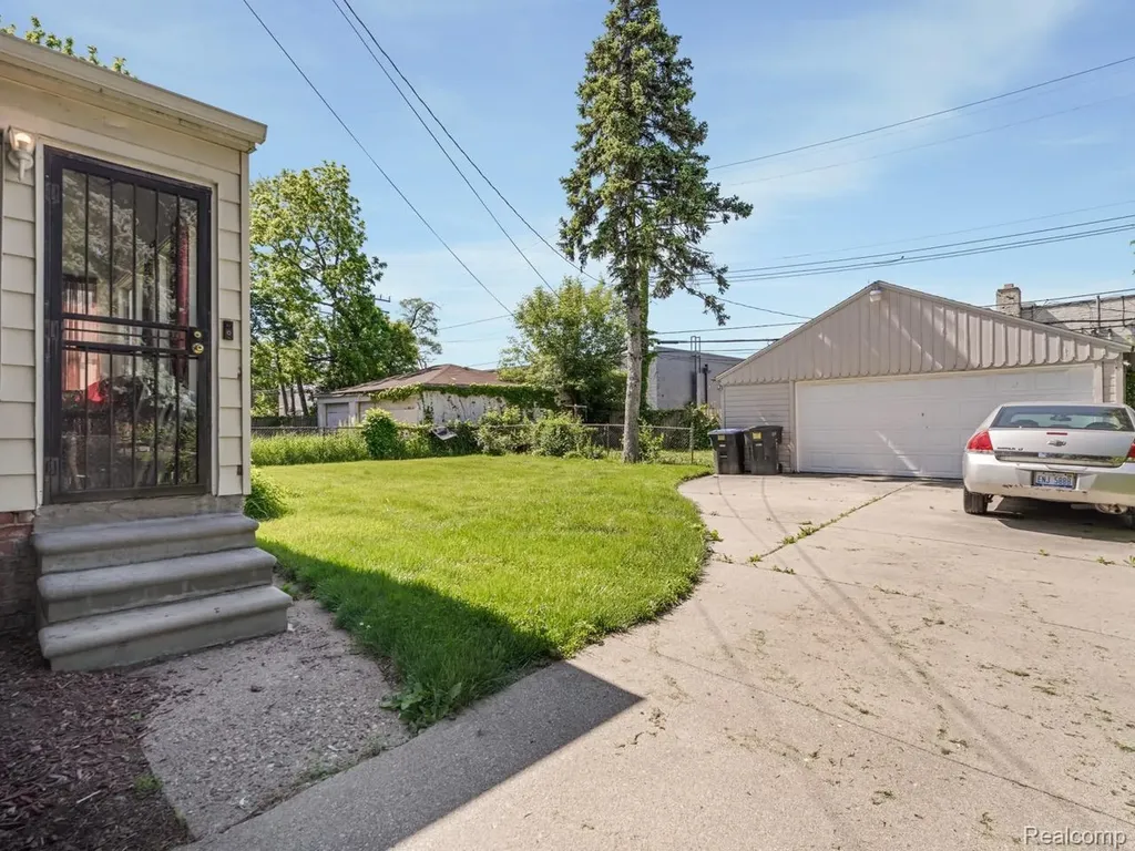 18281 Lancashire Street Detroit City MI 48223