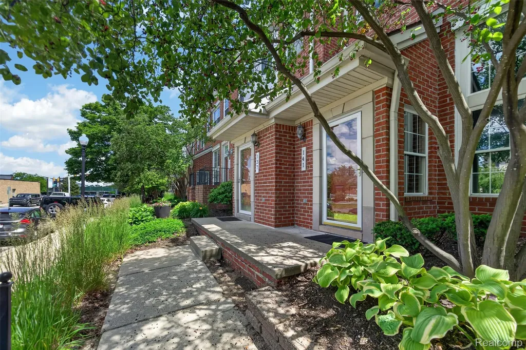 141 W Kenilworth Avenue Royal Oak City MI 48067