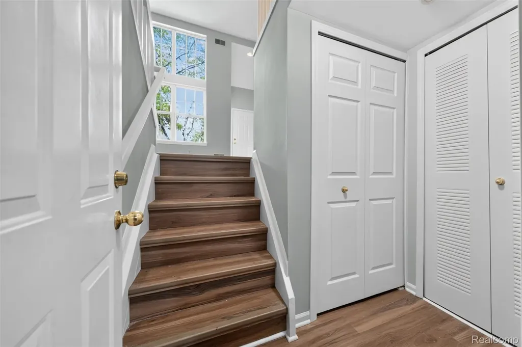 141 W Kenilworth Avenue Royal Oak City MI 48067