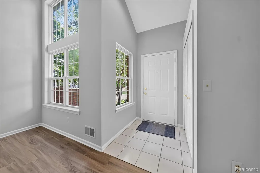 141 W Kenilworth Avenue Royal Oak City MI 48067