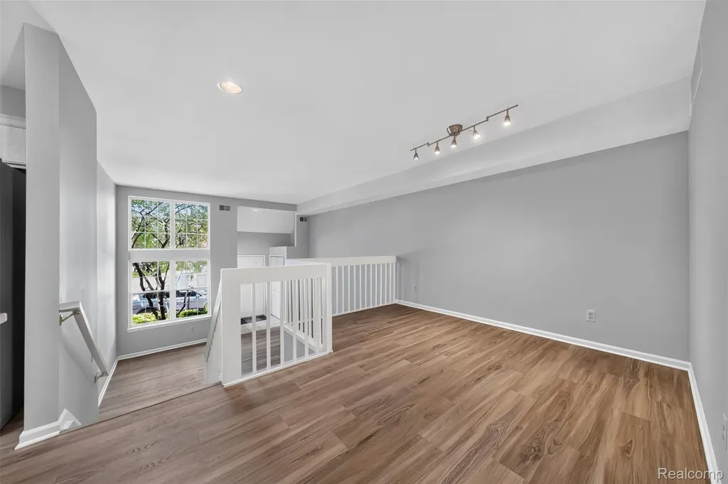 141 W Kenilworth Avenue Royal Oak City MI 48067