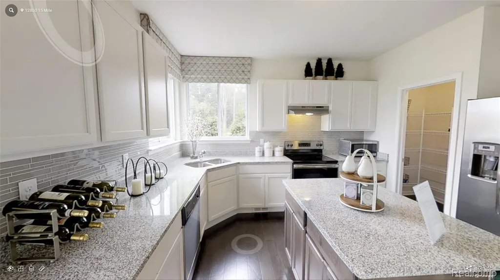 33549 Baldwin Street Farmington Hills City MI 48336