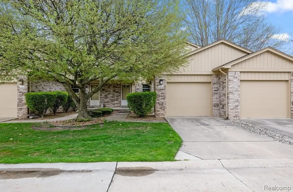 41460 Janet Circle Clinton Charter Township MI 48038