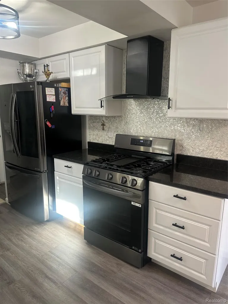 41460 Janet Circle Clinton Charter Township MI 48038