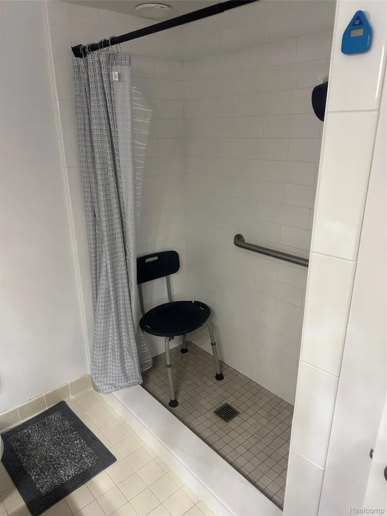 41460 Janet Circle Clinton Charter Township MI 48038