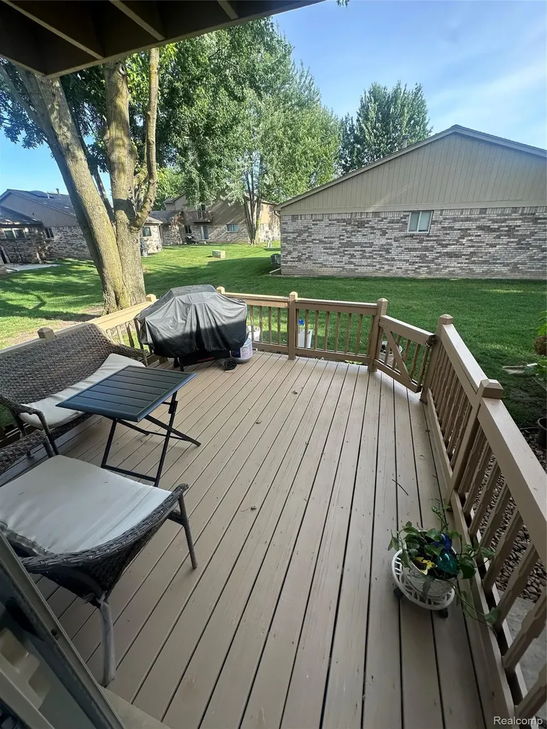 41460 Janet Circle Clinton Charter Township MI 48038