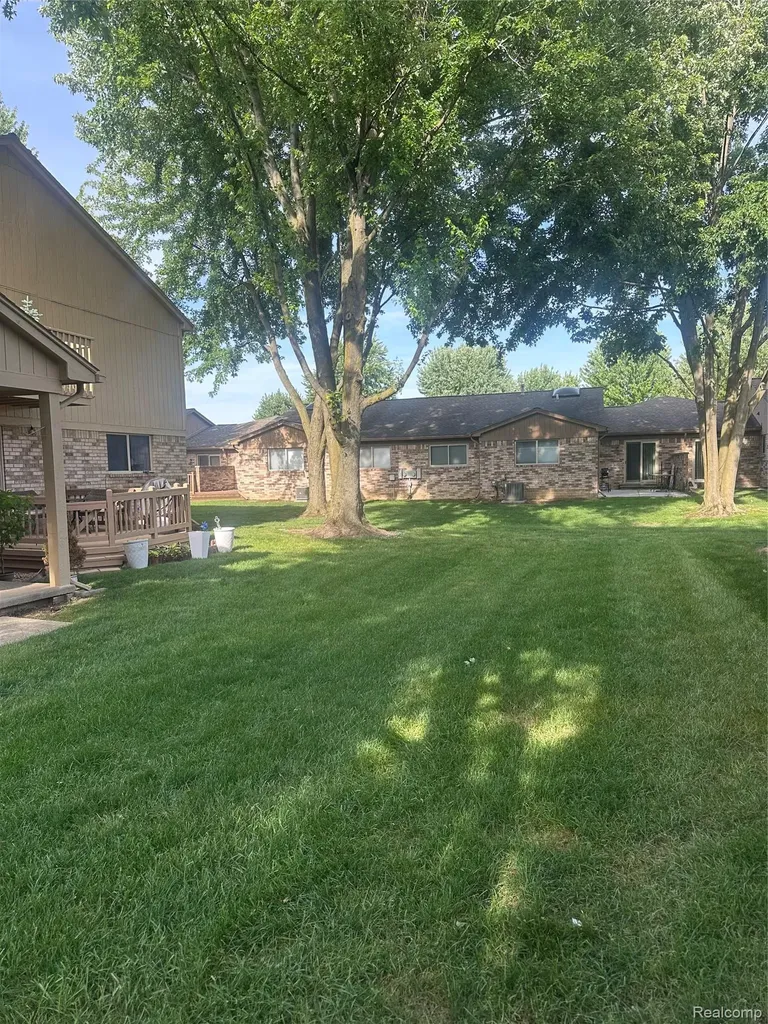 41460 Janet Circle Clinton Charter Township MI 48038