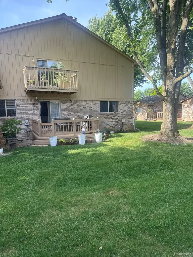 41460 Janet Circle Clinton Charter Township MI 48038