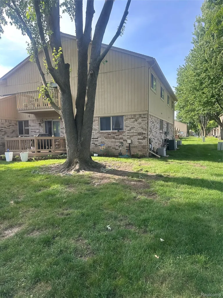 41460 Janet Circle Clinton Charter Township MI 48038