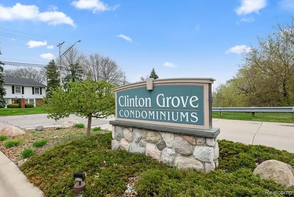 41460 Janet Circle Clinton Charter Township MI 48038