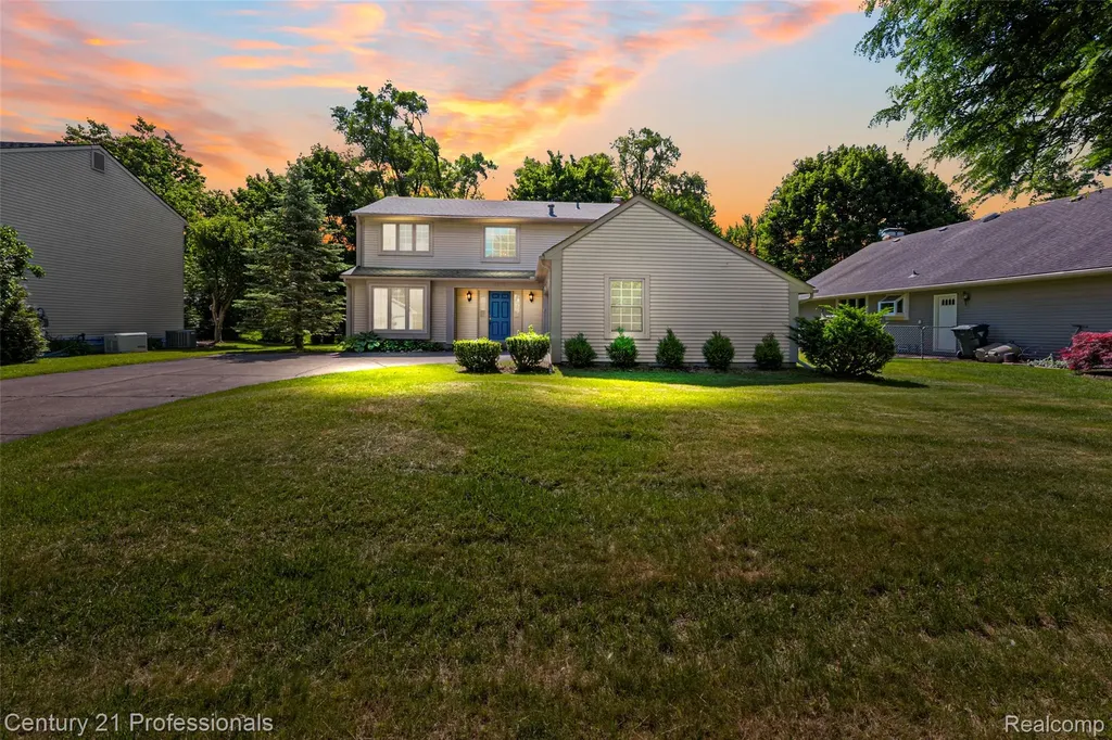1872 Flemington Drive Troy City MI 48098