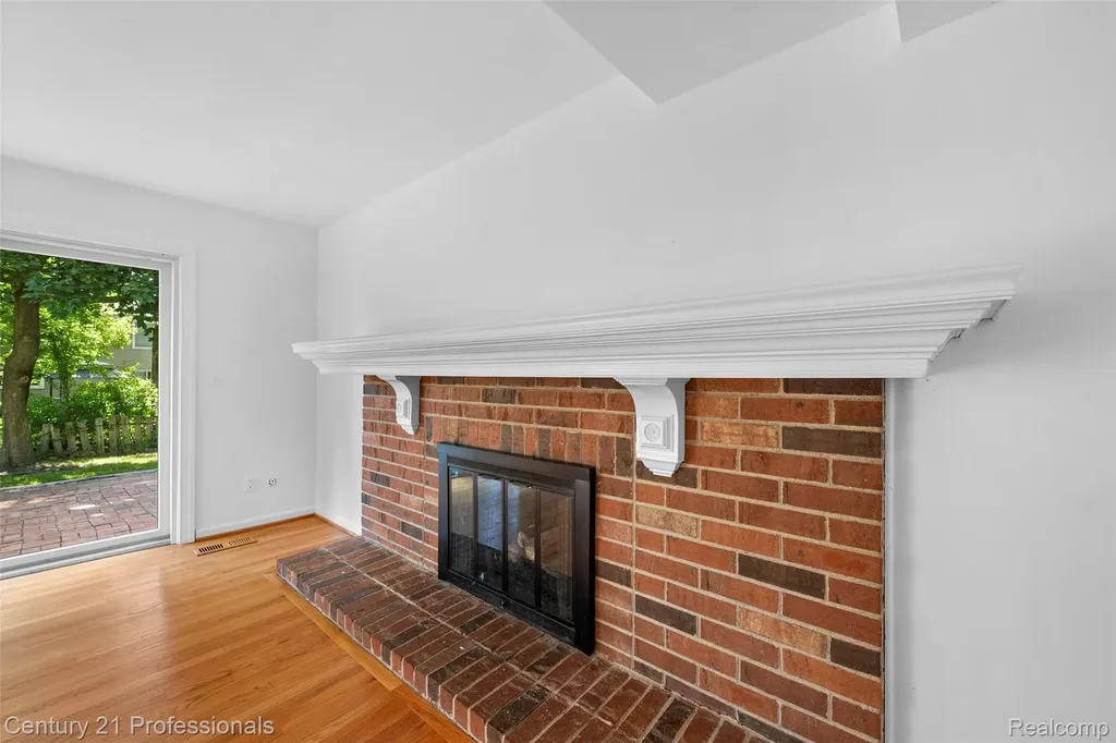 1872 Flemington Drive Troy City MI 48098