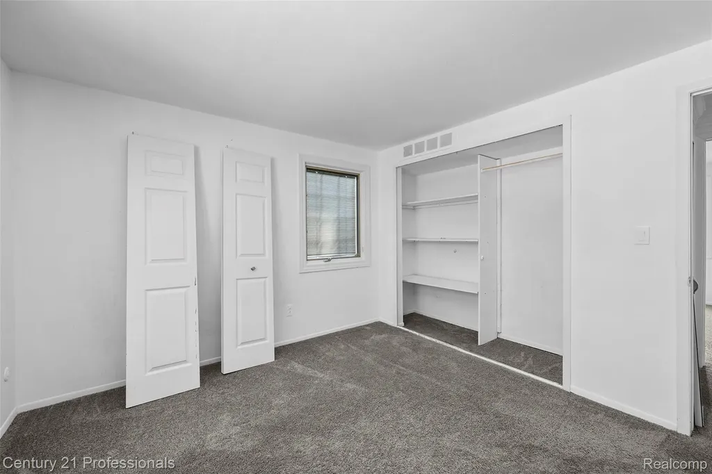 1872 Flemington Drive Troy City MI 48098