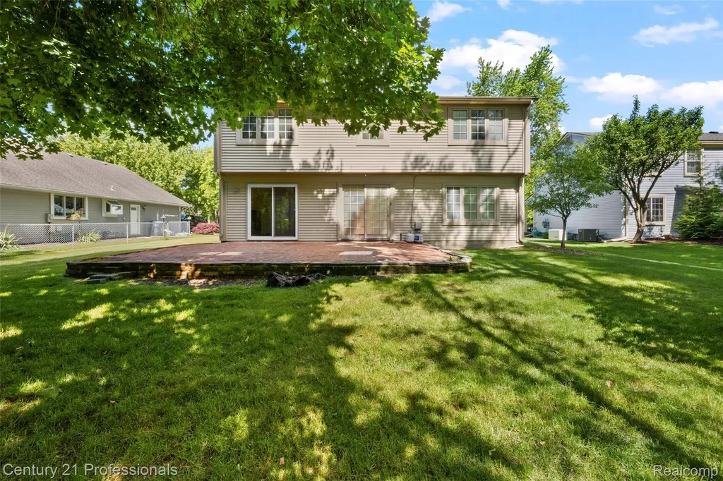 1872 Flemington Drive Troy City MI 48098