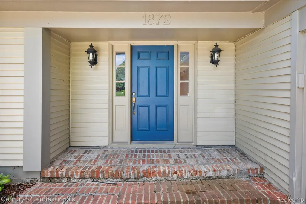 1872 Flemington Drive Troy City MI 48098