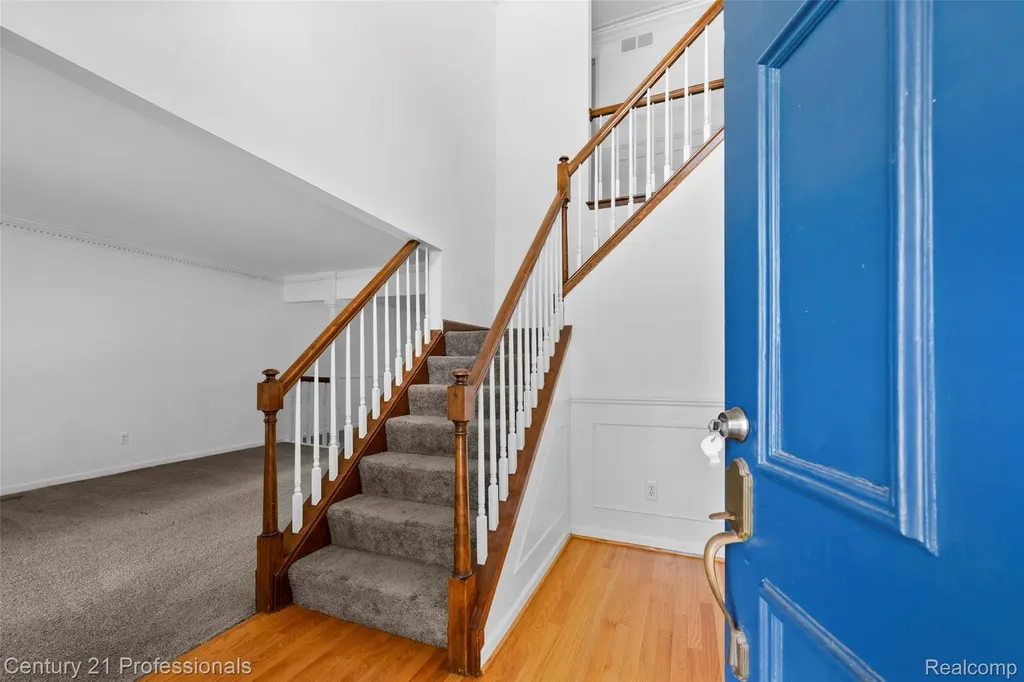 1872 Flemington Drive Troy City MI 48098