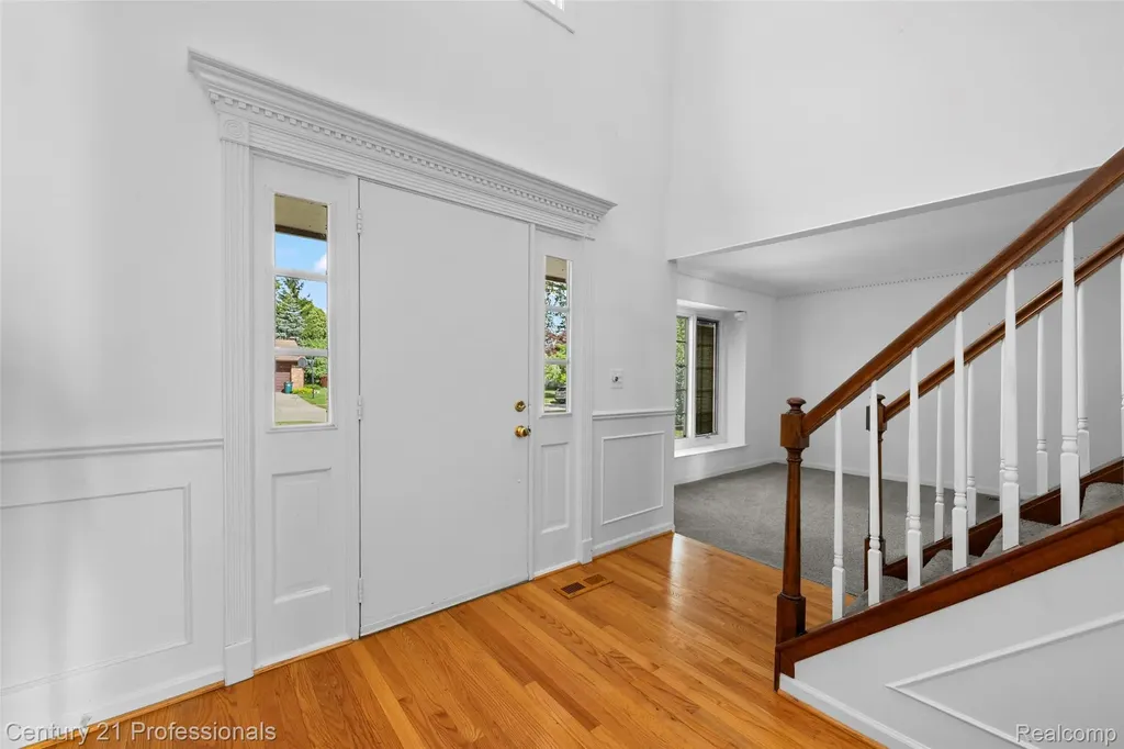 1872 Flemington Drive Troy City MI 48098