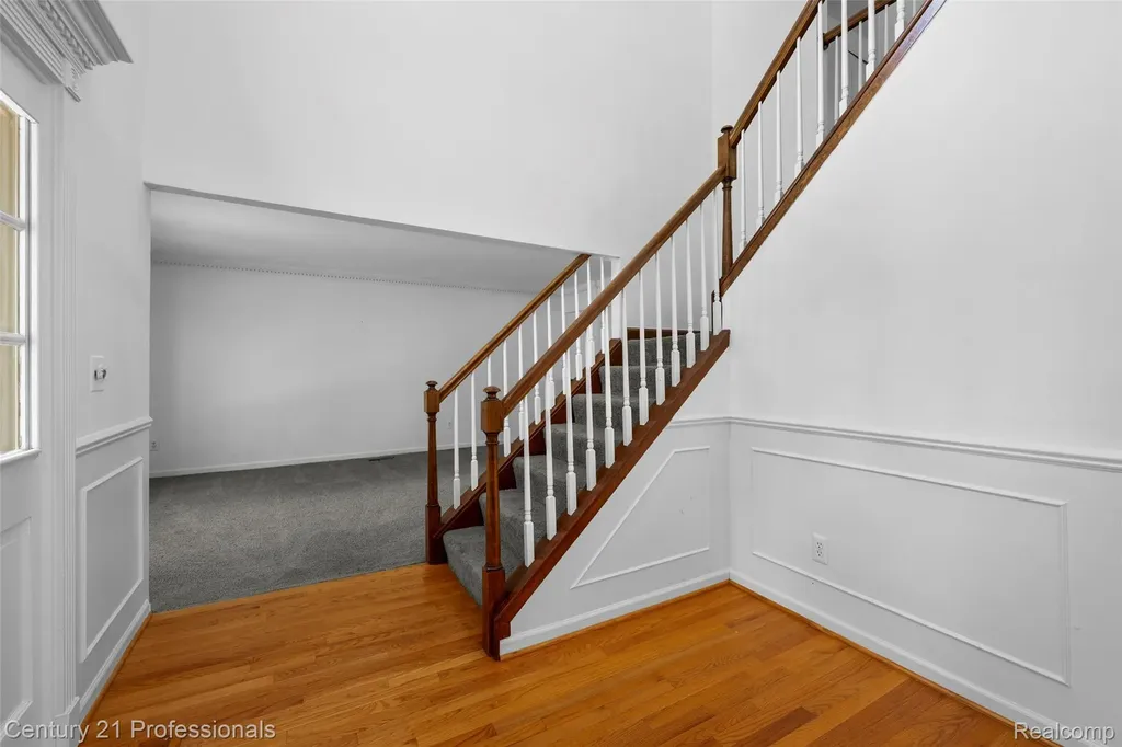 1872 Flemington Drive Troy City MI 48098
