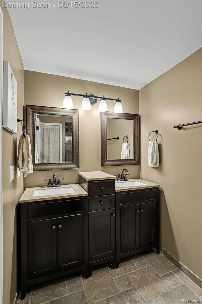 6433 Woodcrest Ridge Independence Charter Township MI 48346