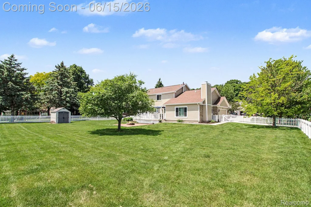 6433 Woodcrest Ridge Independence Charter Township MI 48346